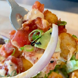 92K views · 722 reactions | SUSHI TOTS  Crispy Fried Rice “Tots” loaded with Spicy Tuna, diced Avocado, and Red Onion, garnished with Scallion, Eel Sauce, and Spicy Mayo. | W A V E 波 - Asian Bistro & Sushi | Facebook