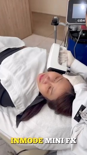 🌻Inmode Mini FX🌻 Mini FX delivers radio frequency energy and HVP (High Voltage Pulse) to SMAS under skin layers to regenerate collagen and remove useless fat cells Recommend for : 💐 Who concern about double chin or chubby cheeks 💐 Who concern about saggy cheeks with a lack of elasticity 💐 Who is afraid of the pain during the procedures 💐 Who want to achieve V-line and remove fine lines 💐 Who want to achieve lifting effect with no downtime ▫️▫️▫️▫️▫️▫️▫️▫️▫️▫️▫️▫️▫️ สนใจสอบถามข้อมูลเพิ่มเต