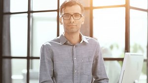 Consultant Extends His Hand Recruiting Agent 库存影片视频（100% 免版税）1111299763 | Shutterstock