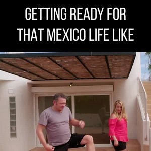 💪🏼💪🏼 Sunday is #HGTVBeachNight! Kick back with #MexicoLife at 10|9c! | HGTV