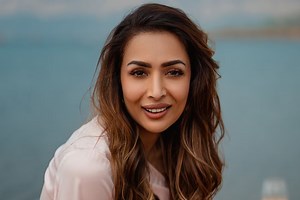 50 की उम्र में Malaika Arora हुईं प्रेग्नेंट! 7 साल पहले हो चुका है तलाक, देखें Viral फोटो