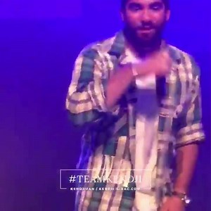 ‪#TEAMKENDJI / 25.06.18 : Kendji chante « Maria Maria » lors du concert Mradio à l’Alhambra de Paris. ‬ | Team Kendji le site