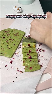 🍬TẠI SAO CỨ ĐẾN TẾT LÀ KẸO NOUGAT LẠI HOT?🌸 Cả nhà biết sao mà người người đổ xô đi mua set kẹo nougat bên Onici dịp Tết không? Vì giá thành vừa tiết kiệm, mà kẹo lại vừa ngon vừa đẹp mắt. Có kẹo nougat trong mâm bánh Tết, làm tăng thêm màu sắc và sự ngọt ngào. 👉 Inbox đặt hàng để nhận ưu đãi và được tư vấn miễn phí! ----------------------------------------- Thông tin liên hệ Bếp của Mẹ: ☎HOTLINE | ZALO: 0787384685 #bepcuame #beponici #kẹo #keonougat #nougat | Bếp Của Mẹ Onici.vn