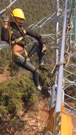29K views · 271 reactions | Extreme workers doing activities at heights | Machine Equipment | Facebook
