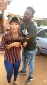 Una way say na pay den pay me for cam defend , how me na lie man , how Una don loss respect for me Una cam tok back . The wan dem all wae cuss we Una gather ya right now . Most of Una na attention seekers dem and Una use China Nicky in situation for leh Una gain relevancy . Una way cuss me from last week to now leh God pay Una for Waetin Una do . Here is China Nicky in Ghana ! | Prezo Koroma