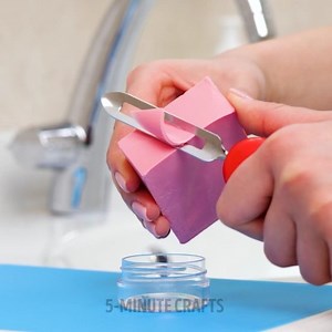 5-Minute Crafts on Instagram: "Cool hacks to clean and organize your cozy home. 🌞 #5minutecrafts #5mincrafts #coolhacks #cozyhome #hacks"