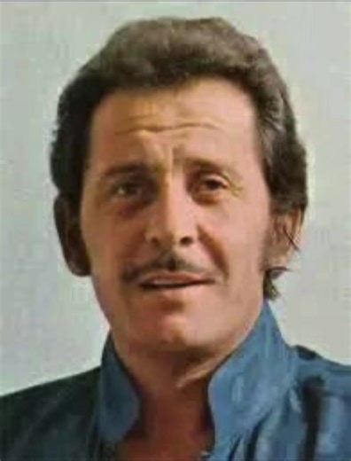 1994 - Muere el cantante, actor, cineasta, parlamentario Domenico Modugno, ganador de los primeros premios Grammy entregados en 1958 por Volare. Tenía 66 años. | Manolo Bellon