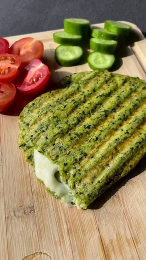 1.8K views · 2.4K reactions | Toast cu spanac și ou!!Un deliciu. ##reteteusoare #reteteslabcalorice #retetedelicioase #spanac | Brătucu Alexandra Maria | Facebook