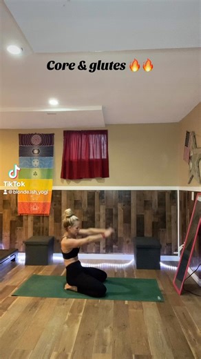 Keep the booty hovering over your heels and belly button pulled to spine through the whole sequence 😌 #yogisofinstagram #core #glutes #yogi #fitness | Yoga & movement with Sara