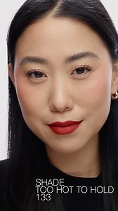 24 cách tăng thêm quyền lực đôi môi. Khám phá các gam màu đỏ, hồng, nâu trong dòng son thỏi Powermatte Lipstick. Các màu son: 💄Start Me Up 💄Amerrican Woman 💄Too Hot To Hold | NARS Cosmetics