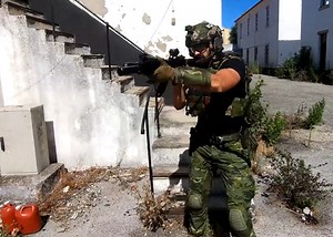 B02 Multicam Tropic Loadout Overview