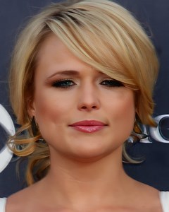 #MirandaLambert Fans Walk Out Mid-Concert For Alarming Reason | Nicki Swift