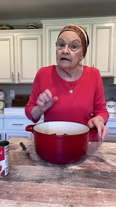 225K views · 12K reactions | Mama Sue makes VEGETABLE SOUP. ➡️ Recipe: https://www.mamasuessouthernkitchen.com/post/homemade-vegetable-soup ➡️ Cookbooks: https://www.mamasuessouthernkitchen.com/cookbook ➡️ To order a shirt and/or necklace, please visit: https://www.mamasuessouthernkitchen.com/store | Mama Sue’s Southern Kitchen | Facebook