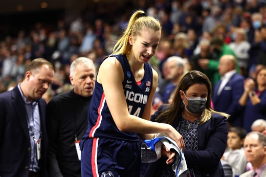 UConn women’s basketball’s Dorka Juhasz suffers nasty wrist injury in Elite Eight