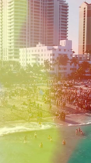 Built for the hunt. The Domain Tiger’s Blood features a hand-crafted FRP shell, dorsal ridge venting, and fog-free Motoshield for clear vision under pressure. Compatible with HelmLink Bluetooth integration. | Icon