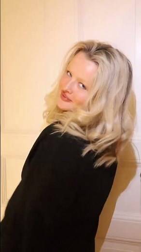 nele ludowig downblouse