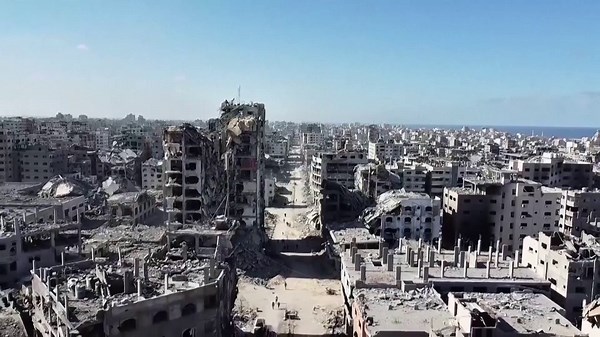 Who are the armed clans fighting or backing Hamas in Gaza power vacuum?