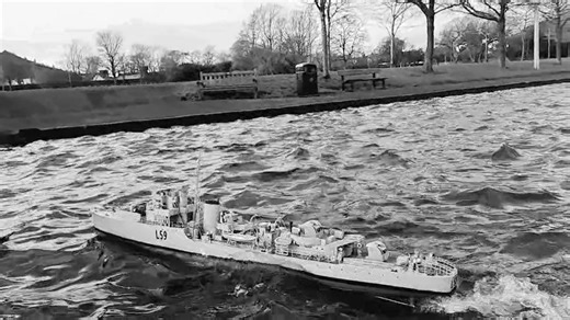 24K views · 1K reactions | Black and white, heavy wave action for the Hunt class escort destroyer, HMS Zetland at 1/48th scale...... | Dundee Model Boat Club | Facebook