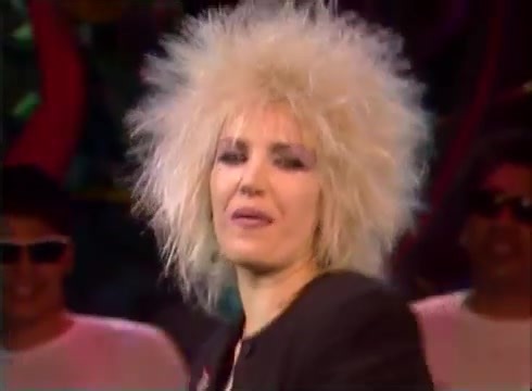 Spagna - Call Me 1987 Ivana Spagna, known mononymously as Spagna (Italian: [ˈspaɲɲa]; born 16 December 1954 in Valeggio sul Mincio, Italy) is an Italian singer and songwriter. In tegenstelling tot wat haar naam misschien doet vermoeden, is Ivana Spagna (°16 december 1954) wel degelijk een Italiaanse singer-songwriter. In 1971 bracht ze op amper 16-jarige leeftijd haar debuutsingle uit: de originele versie van het melancholische ‘Mamy Blue’, dat in diverse covers (Pop Tops, Ricky Shayne, Joël Day