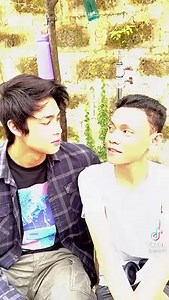 Tignan mo lang ang aking mga mata 🎵 Grabe yung kilig namin dito sa TikTok ni Esnyr Ranollo at Donny Pangilinan! 🥰👀♥ May kilig moments ka rin ba? Share mo na yan! 🎧 Habang Buhay - Zack Tabudlo: https://ZackTabudlo.lnk.to/TTHabangBuhay | UMG Philippines