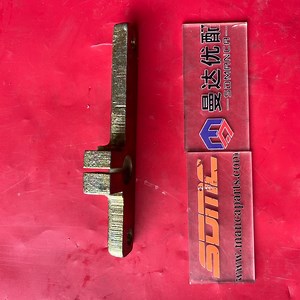 [Hot Item] Engine Exhaust Valve Rocker Arm Vg1540050033 for Sinotruk HOWO Truck Part