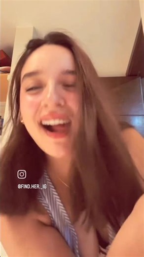 Hot cute girl flaunts figure and cleav@ge in bikini