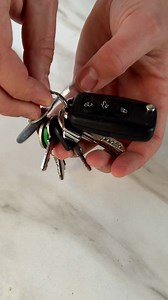 Cotton swab trick for keys 🔑 #cottonswab #keys #simpletrick | Beamish DIY