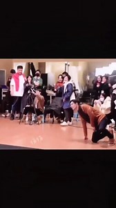 2021.03.20 Archive Rehearsal of "A Dream Like A Dream" **Xiao Zhan watches the kissing scene of the other troupe members #XiaoZhan #肖战 #XiaoZhanxADLAD | Xiao Zhan World