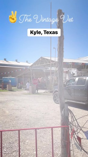 2.7K views · 17 reactions | Big Carcass Splitter  . . . . . #fleamarketfinds #garagesalefinds #vintage #antiques #farmlife #austin #forgedinfire | The Vintage Vet | Facebook