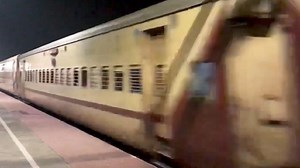 ⇒ 12333 Vibhuti Express (Howrah - Prayagraj Rambag) | Indian Railway "भारतीय रेल"