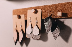 How does Etsy make money | Business Model & Marketing Strategy