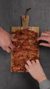 Roštilje smo za ovaj tjedan odradili, a sad je vrijeme za slaninu iz tave! 🥓 | Baranjski kulen