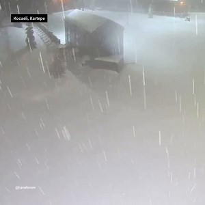 Kocaeli Kartepe'de beklediğimiz kar etkili oluyor. Maşallah çok iyi yağıyor. Bayram boyunca kar var.