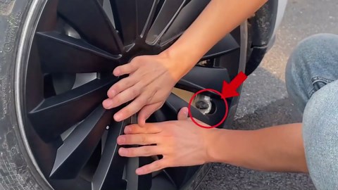 4Pcs Hubcaps for Tesla Model Y 2019-2024 Accessories - Matte Black 19 Inch Wheel Covers Exterior Accessories - Snap-On Installation [Not Compatible with Model Y Juniper]