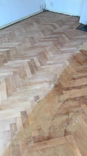 Parquet floor brought back to life 💎 #precisionfloorsanding #letsrestore #floorsanding #woodenfloor #parquetflooring #restoration #asmr #fyp | Dorset_dagger