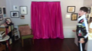 Join Deb to create (and perform!) a dance about opposites. Share your choreographies! Adults, please take a photo or video of your young ones' creations: http://lincolncenter.org/popupclassroom/submissions Lincoln Center Pop-Up Classroom brings you your daily dose of creative art-making. Premiering every weekday at 2:00pm ET, a Lincoln Center Teaching Artist leads families and kids in a workshop that uses simple materials found at home. For more Pop-Up Classroom, and other #LincolnCenterAtHome p