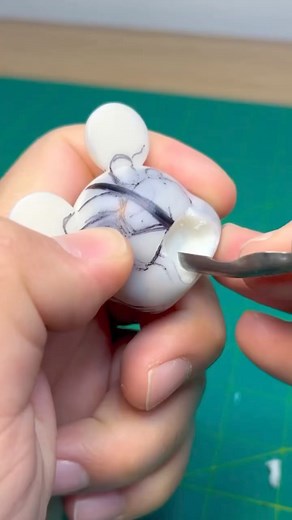 Aladdin Custom Vinylmation #aladdin #disney #designertoys #vinyltoys #toyart #instaart #instaartist #art #miniatures #painting #diycrafts #vinylmation #sculpting #diycrafts #instatoys #genie #disneyart #disneygram | Jared Circusbear