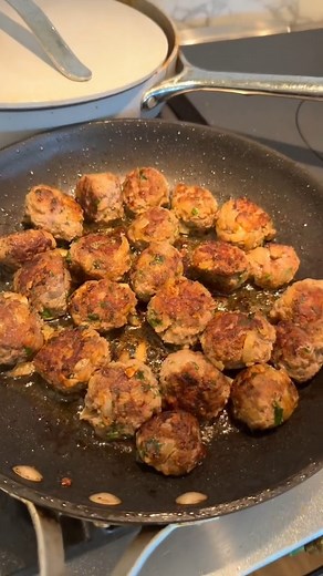 voiceover is already up if you havent seen it🥰🥰this is for the asmar die hard fans🙏🏼🙏🏼💗 #Repost #reelsvideo #reelsfb #reelviral #reelplays #reelplaytime #reelforyou #reelboom #reels. | Jane Olivia