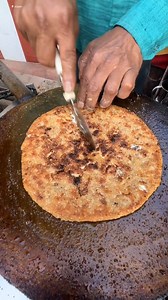 Agra Ke Taj Mahal Se Bhi Jada Famous Hain Uncle Ki Famous Dry Fruit Paratha #streetfood | ASMR Plus