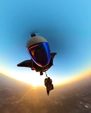 6.6K views · 54 reactions | 新しいスカイダイビングスタイル 廒  Kasey English + Sam Dyer?+ #GoProMAX GoProアワード$1,000を受賞 GoPro.com/Awards | GoPro | Facebook