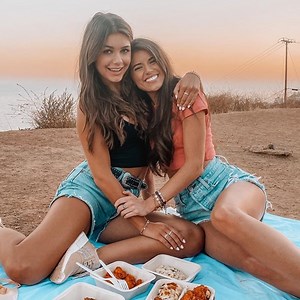 Bachelor's Hannah Ann Sluss and Madison Prewett Reunite for "Date Night"