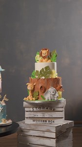 Haideți să vedem în comentarii care tort v-a plăcut mai mult! P.S.: Azi a fost ultima zi de filmări pentru modulul despre decorul din pastă de zahăr și figurine, cu trainerul Dionis.Cakes 😊Cum am menționat anterior, acest modul va fi parte din cel mai complex curs de decorare a torturilor. Revenim în curând cu mai multe detalii! | Pastry School - Lecții online de cofetărie