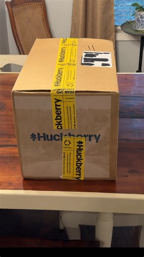 Unboxing the @satisfyrunning #therocker shoes I got from @huckberry just an FYI for US #trailrunners wanting to buy #satisfyrunning gear #huckberry is definitely the place to go to keep from getting hit with extra tariff and import fees right now. #trailrunninggear #trailrunningshoes #trailrunningcommunity #trailrunnersofinstagram #trailrunning | Brent Morris