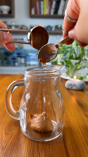 Biscoff spread in a latte? You're going to LOVE this ☕🤎 Its officially the season to enjoy warm beverages and I'm going to make this every week 😍😍 Here’s how you can make this recipe at home ☺️ Ingredients: • 3 tbsp Biscoff spread • 1/2 cup milk • 1 shot of espresso • Cinnamon powder for garnish. • Sweetener of your choice (optional) Instructions: 1. Warm up the milk. 2. Add 2 tbsp of Biscoff spread to the milk. 3. Froth the milk and Biscoff spread together. Till everything is well combined a