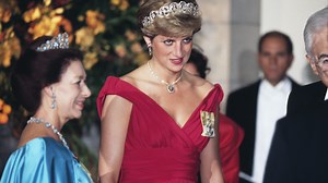 Ő volt Diana hercegnő legnagyobb támogatója a királyi családban, aztán ősellenségek lettek