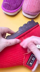 Diy ki madad se shoes bnaye. #viralreelschallenge2025viralreelschallengejaiviralreelschallengeviralreelschallenge #hand #shoes #Chappal #crochet #diy | Nisha Dev