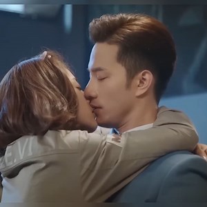 Alien girl accidentally loses energy in distress, forced kiss boss total warmth!😍😍#外星女生柴小七 #MyGirlfriendisanAlien #ChineseDrama #甜宠爱情剧 #徐志贤 #万鹏 #杨玥 #中国电视剧 #出色中国电视剧 #好看中国电视剧 #中国电视剧2019 #大陆剧 #大陆爱情剧 #爱情 #甜宠剧 | 好剧连播 good drama series