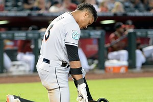 Marlins' Starlin Castro gets walk-off hit in extra innings vs. Brewers