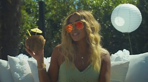 Clip "Coco" : Wejdene s'émancipe après le tube "Anissa"