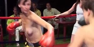 DWW Topless Boxing - Lessja vs Svetlana Kr